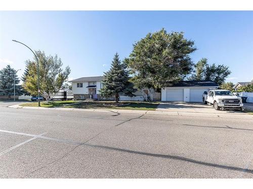 2166 Hatcher Drive Ne, Medicine Hat, AB - Outdoor