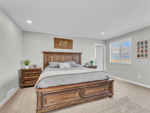 11016 Range Road 34, Rural Cypress County, AB - Indoor Photo Showing Bedroom