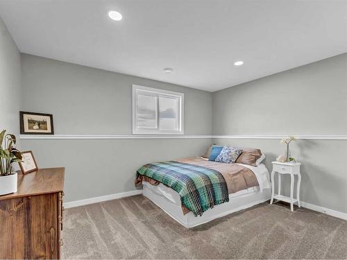 11016 Range Road 34, Rural Cypress County, AB - Indoor Photo Showing Bedroom