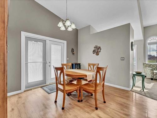 16 Terrace Road Ne, Medicine Hat, AB - Indoor Photo Showing Dining Room