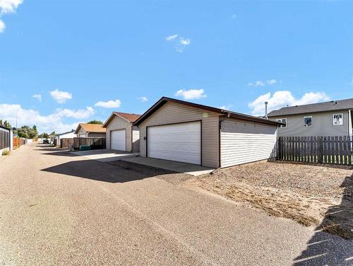 16 Terrace Road Ne, Medicine Hat, AB - Outdoor With Exterior