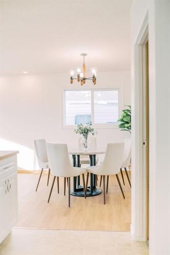 4601 55 Street, Stettler, AB - Indoor Photo Showing Dining Room