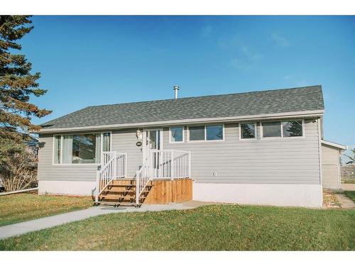 4601 55 Street, Stettler, AB - Outdoor