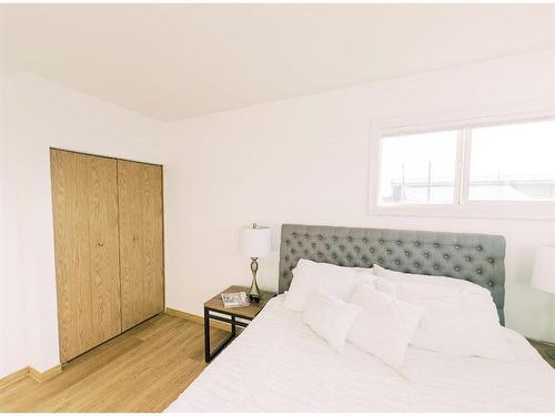 4601 55 Street, Stettler, AB - Indoor Photo Showing Bedroom