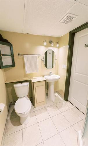 4601 55 Street, Stettler, AB - Indoor Photo Showing Bathroom