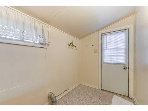 1001 Yuill Street Se, Medicine Hat, AB - Indoor Photo Showing Other Room