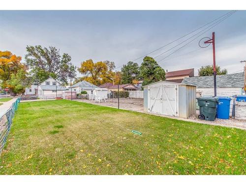 1001 Yuill Street Se, Medicine Hat, AB - Outdoor