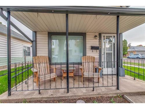 1001 Yuill Street Se, Medicine Hat, AB - Outdoor With Deck Patio Veranda With Exterior