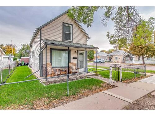 1001 Yuill Street Se, Medicine Hat, AB - Outdoor With Deck Patio Veranda