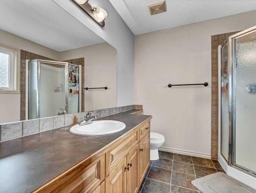 38 Sunwood Place Sw, Medicine Hat, AB - Indoor Photo Showing Bathroom