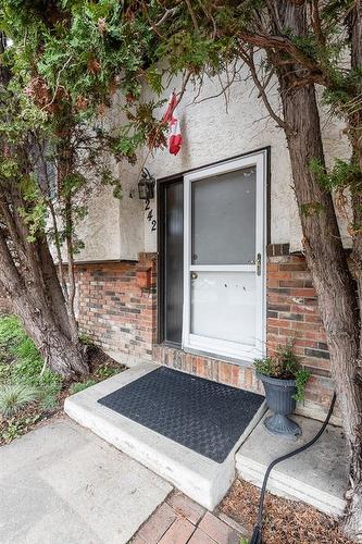 242 Carry Drive Se, Medicine Hat, AB - Outdoor