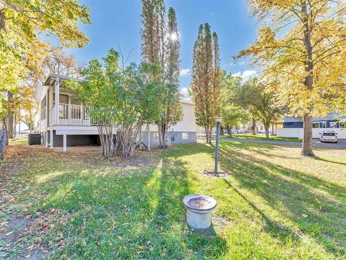 302 Cambridge Street Se, Medicine Hat, AB - Outdoor With Deck Patio Veranda