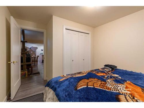 159B 2 Street Ne, Medicine Hat, AB - Indoor Photo Showing Bedroom