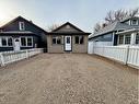 1015 Queen Street Se, Medicine Hat, AB  - Outdoor 