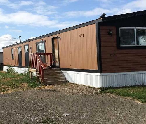 1-72 1St Street East, Oyen, AB 