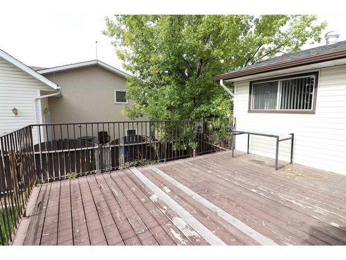 144 Seven Persons Crescent Sw, Medicine Hat, AB - Outdoor With Deck Patio Veranda With Exterior