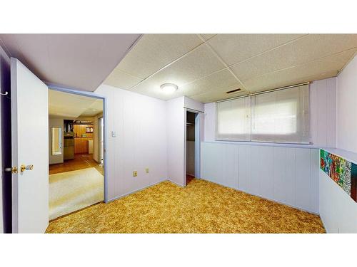 144 Seven Persons Crescent Sw, Medicine Hat, AB - Indoor Photo Showing Other Room