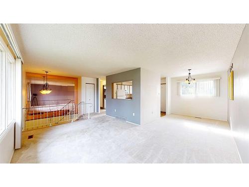 144 Seven Persons Crescent Sw, Medicine Hat, AB - Indoor