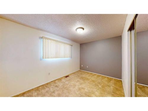 144 Seven Persons Crescent Sw, Medicine Hat, AB - Indoor Photo Showing Other Room