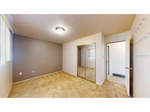 144 Seven Persons Crescent Sw, Medicine Hat, AB - Indoor Photo Showing Other Room