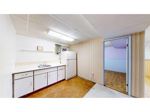 144 Seven Persons Crescent Sw, Medicine Hat, AB - Indoor