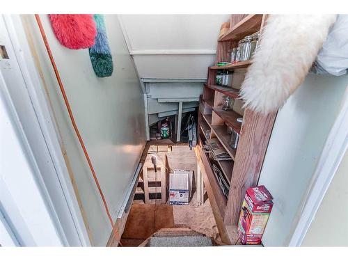 106 2 Street Se, Redcliff, AB - Indoor Photo Showing Other Room