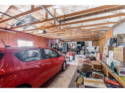 106 2 Street Se, Redcliff, AB - Indoor