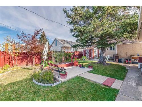 106 2 Street Se, Redcliff, AB - Outdoor