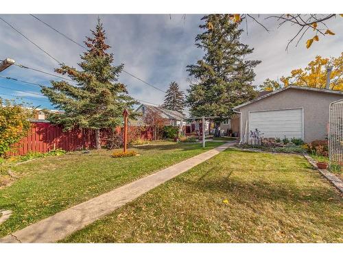 106 2 Street Se, Redcliff, AB - Outdoor