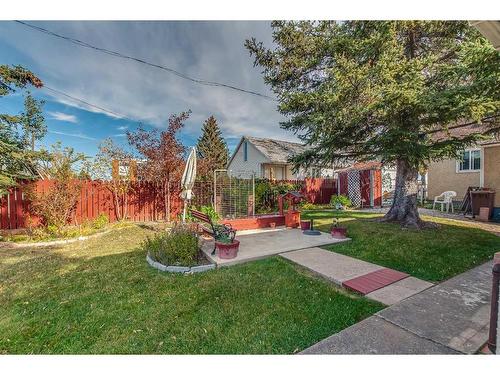 106 2 Street Se, Redcliff, AB - Outdoor