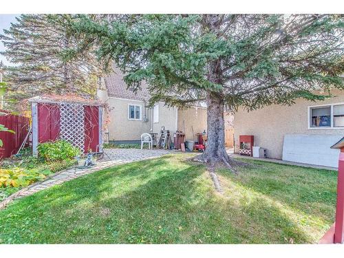 106 2 Street Se, Redcliff, AB - Outdoor