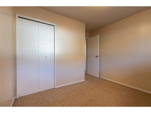 105-130A 2 Street Ne, Medicine Hat, AB - Indoor Photo Showing Other Room