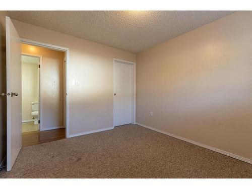 105-130A 2 Street Ne, Medicine Hat, AB - Indoor Photo Showing Other Room