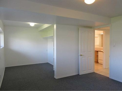 47 Clark Crescent Se, Medicine Hat, AB - Indoor Photo Showing Other Room