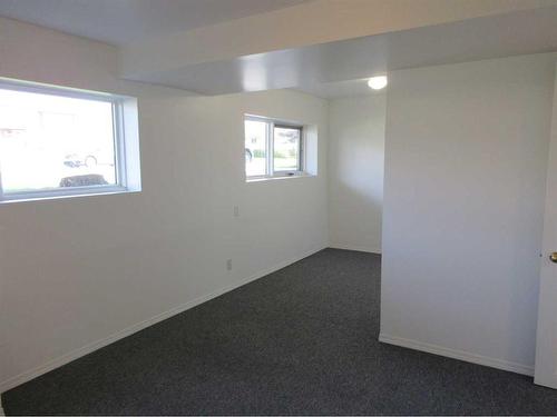 47 Clark Crescent Se, Medicine Hat, AB - Indoor Photo Showing Other Room