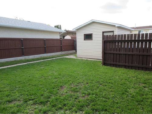 47 Clark Crescent Se, Medicine Hat, AB - Outdoor