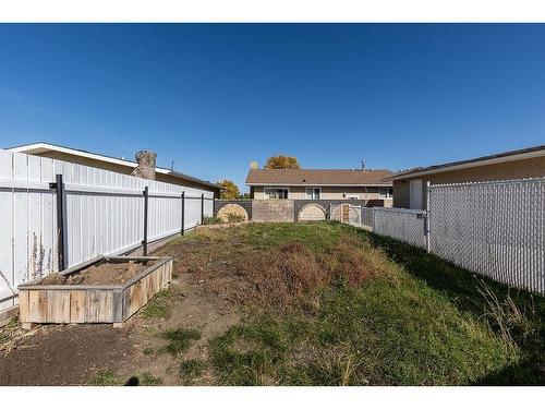 2371 24 Street Se, Medicine Hat, AB - Outdoor