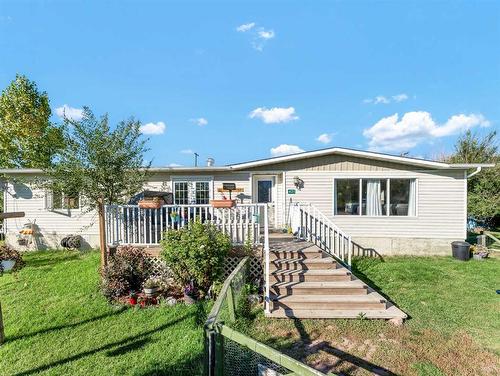 421 4 Street, Suffield, AB - Outdoor With Deck Patio Veranda