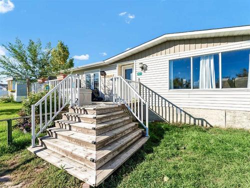 421 4 Street, Suffield, AB - Outdoor With Deck Patio Veranda With Exterior