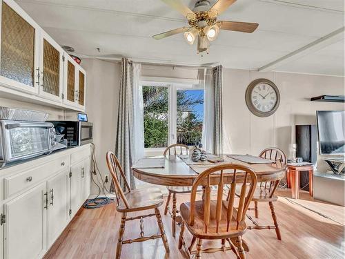 421 4 Street, Suffield, AB - Indoor Photo Showing Dining Room