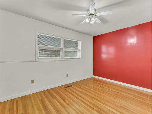 455 Connaught Drive Sw, Medicine Hat, AB - Indoor Photo Showing Other Room