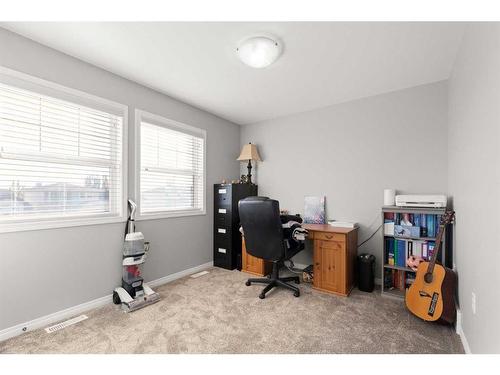 438 Vista Drive Se, Medicine Hat, AB - Indoor Photo Showing Office