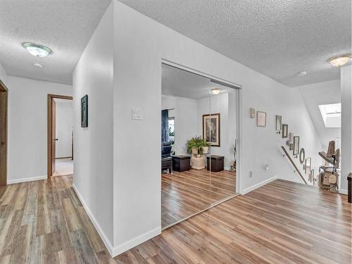 1294 Parkview Drive Ne, Medicine Hat, AB - Indoor Photo Showing Other Room