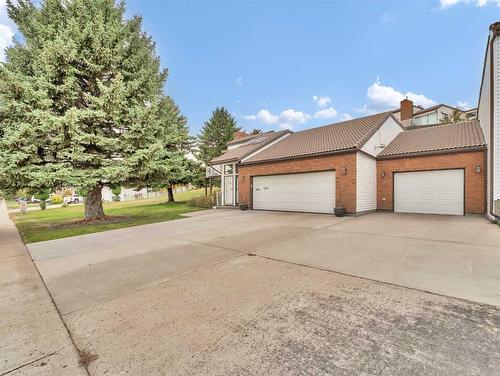 1294 Parkview Drive Ne, Medicine Hat, AB - Outdoor