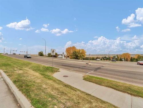 1294 Parkview Drive Ne, Medicine Hat, AB - Outdoor With View