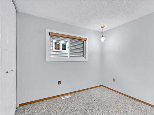 2185 Hawke Crescent Ne, Medicine Hat, AB - Indoor Photo Showing Other Room