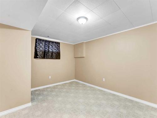 2185 Hawke Crescent Ne, Medicine Hat, AB - Indoor Photo Showing Other Room