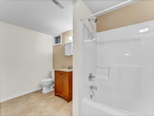 2185 Hawke Crescent Ne, Medicine Hat, AB - Indoor Photo Showing Bathroom