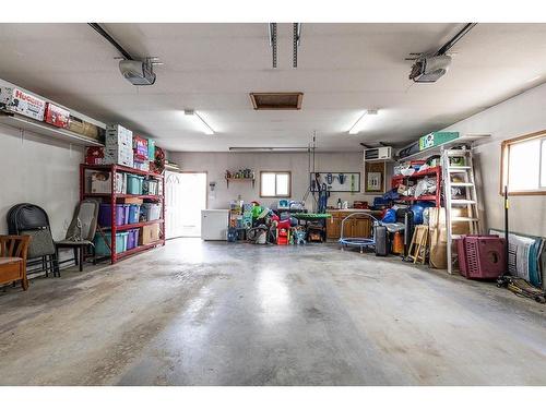 499 Vista Drive Se, Medicine Hat, AB - Indoor Photo Showing Garage