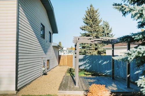 51 Kemp Avenue, Red Deer, AB - Outdoor